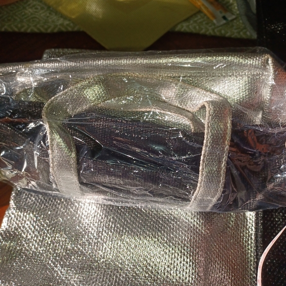 2 piece Victoria's Secret bundle.. tote/make up bag both New - Picture 6 of 8